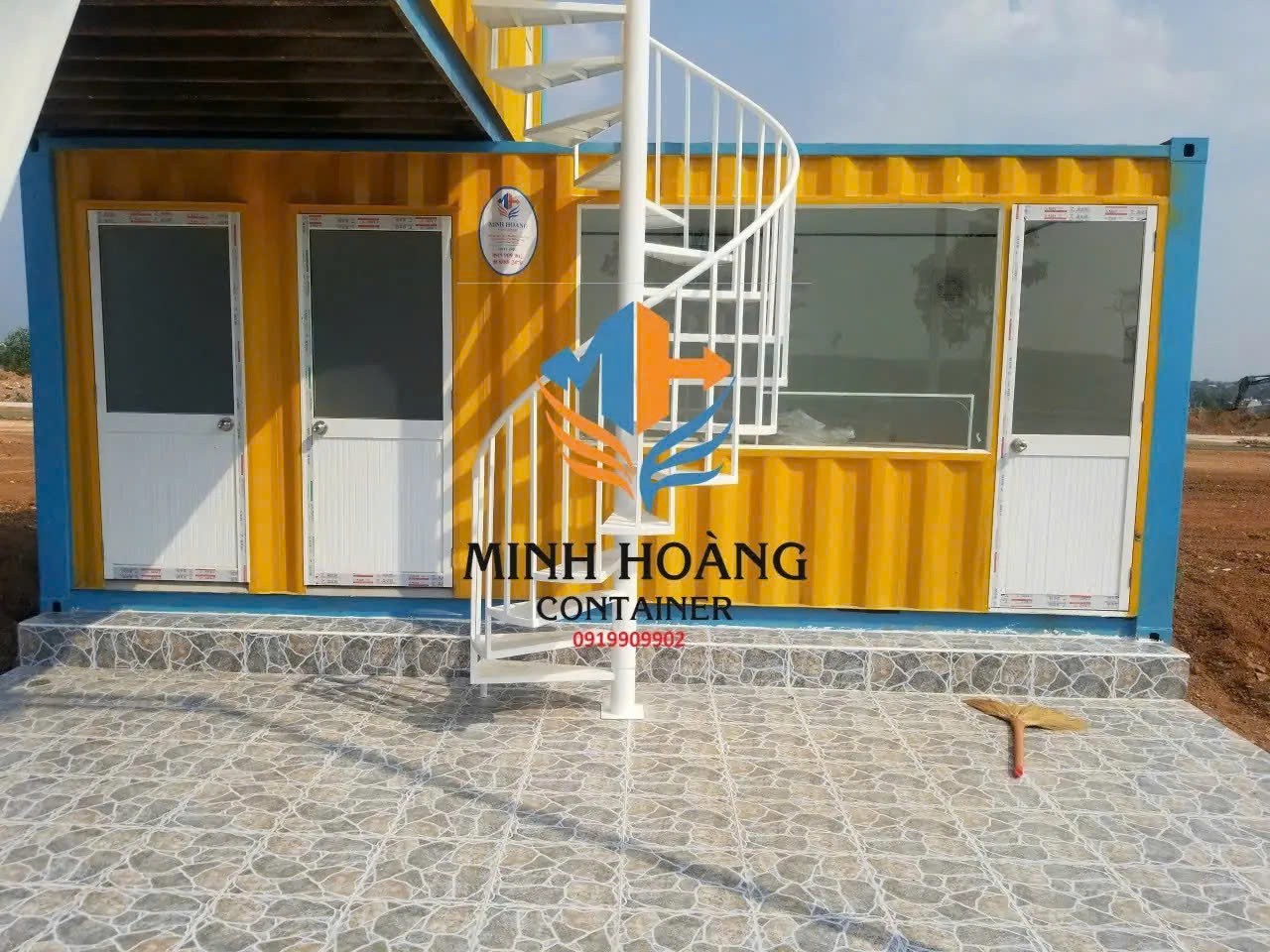 Container văn phòng 2 tầng 2x20 feet vàng viền xanh